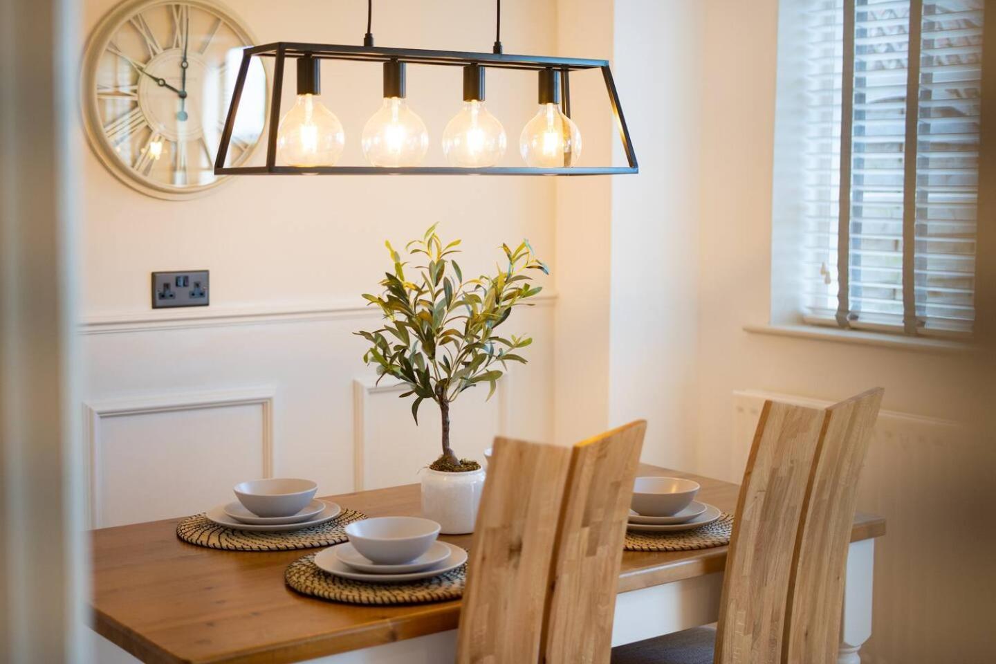 Stylish 2 Bedroom Cottage With Hot Tub And Parking Bewdley Luaran gambar